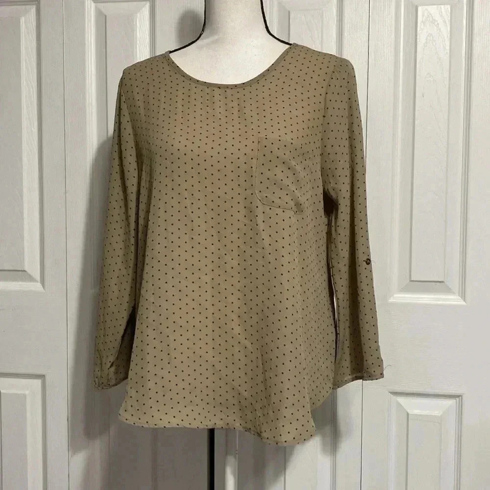 Lily White tan & navy polka dot shirt top blouse